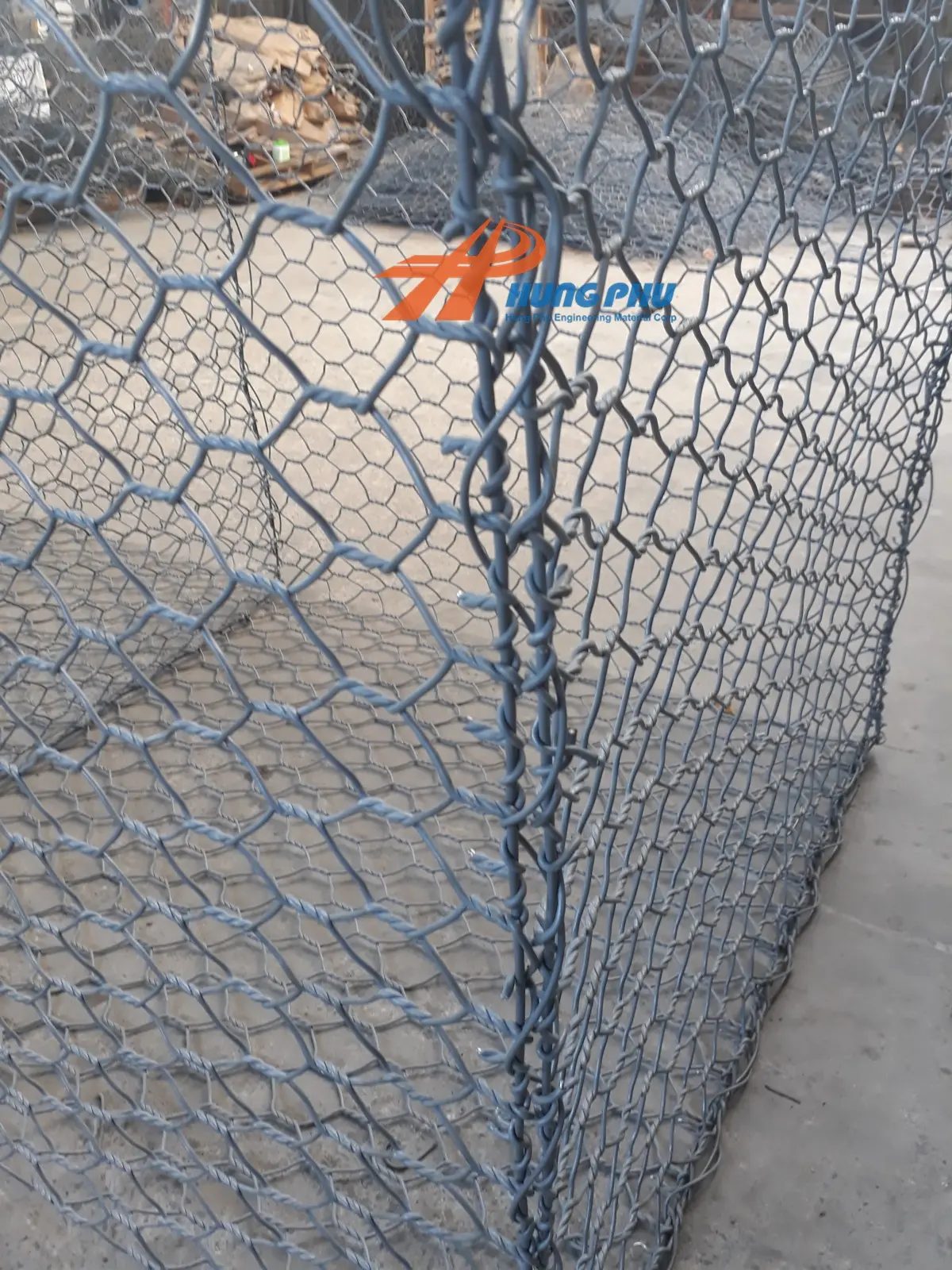 So Sánh Rọ Đá Bọc Nhựa PVC vs Mạ Kẽm - Chọn Giải Pháp Nào Cho Công Trình Bền Vững?