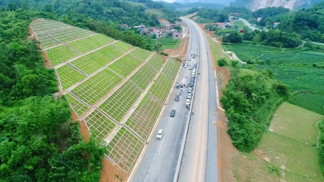 TCVN 133462021 - Bảo Vệ Tuyến Đường Trước Biến Động Sụt Lở