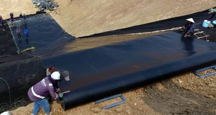 Màng Chống Thấm HDPE 0.5mm Giá Cả - Lựa Chọn Thông Minh Cho Mọi Công Trình