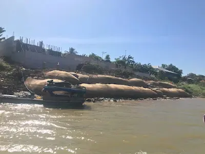 Ống Địa Kỹ Thuật - Giải Pháp Xanh Chống Xói Lở Bờ Sông