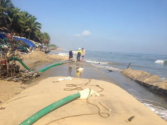 Ứng Dụng Ống Địa Kỹ Thuật - Giải Pháp Chắn Sóng Bền Vững