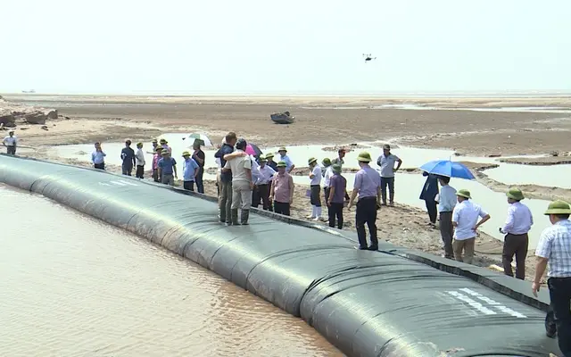 Thi công ống địa kỹ thuật - Chinh phục gió lớn, vững bền công trình