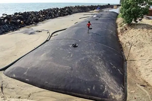 Thi công ống địa kỹ thuật trong điều kiện gió lớn