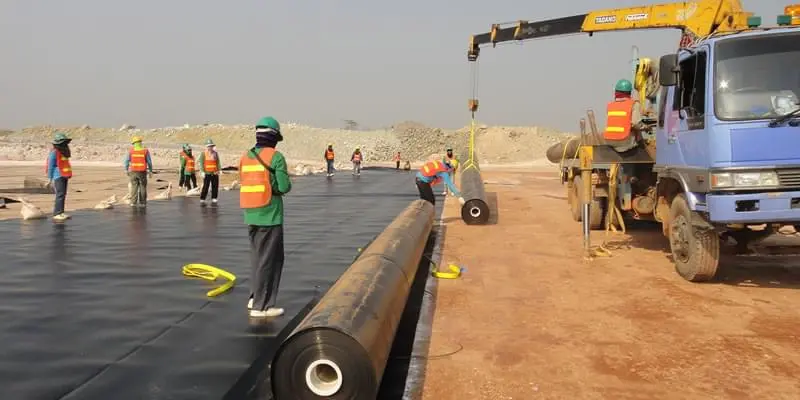 Màng chống thấm HDPE phủ bạt dứa - Giải pháp toàn diện cho công trình