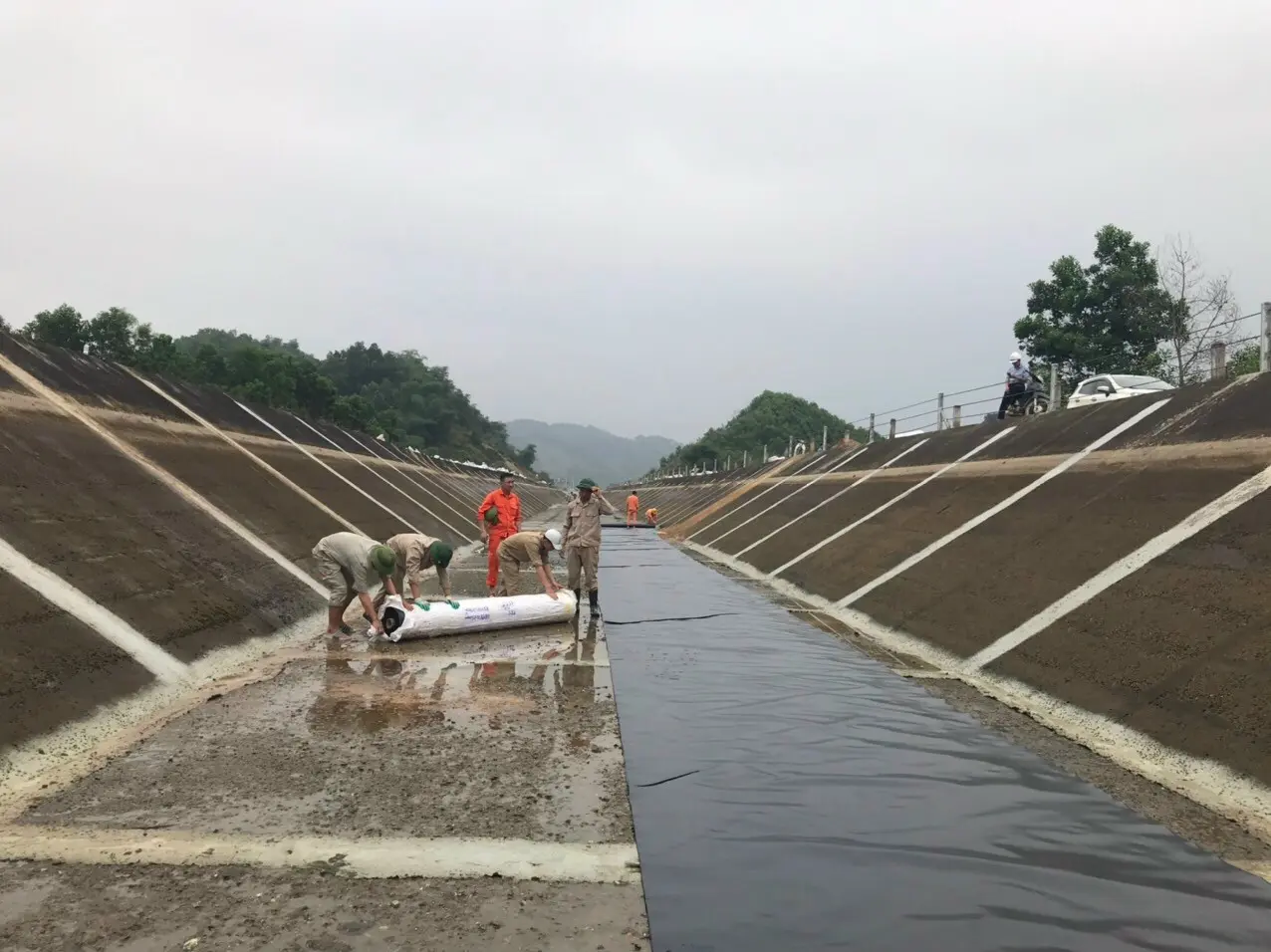 Màng Chống Thấm HDPE Thiết Kế Kênh Thủy Lợi – Giải Pháp Bền Vững
