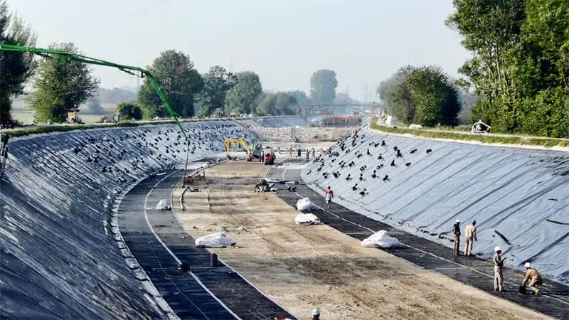 Màng chống thấm HDPE cho Đập Đá Hỗn Hợp - Giải Pháp Vững Bền