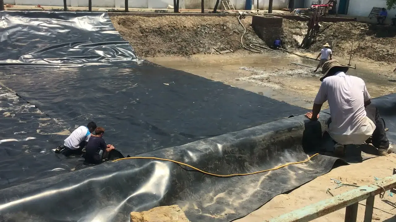 Màng Chống Thấm HDPE - Bí Quyết Bảo Vệ Bê Tông Vững Chãi