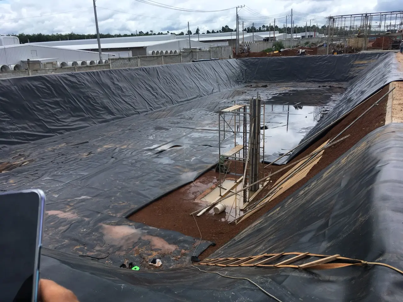 Màng Chống Thấm HDPE - Giải Pháp Vững Chắc Cùng Polylock Polymer