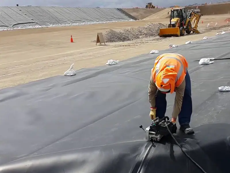 Màng HDPE Yêu Cầu – Sửa Chữa Hàn Vá Đúng Kỹ Thuật