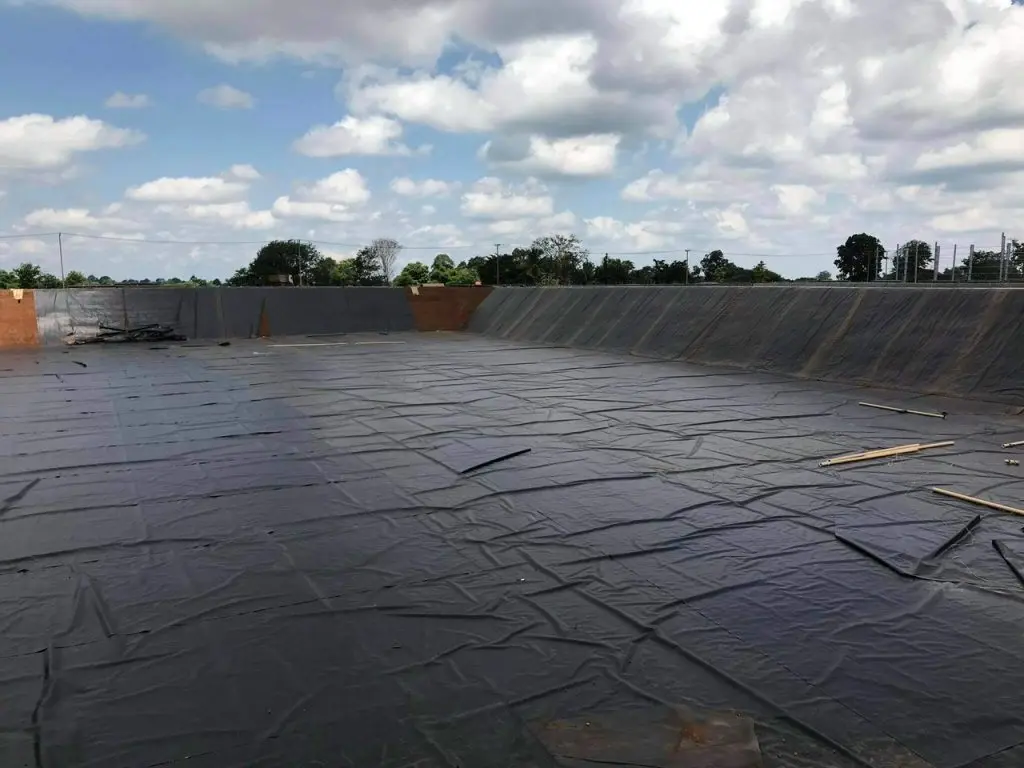 Màng chống thấm HDPE thiết kế chống thấm kênh mương