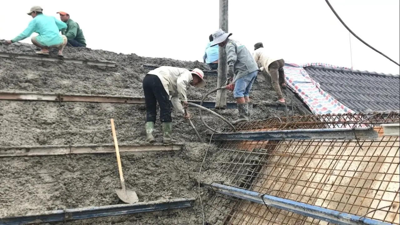 Bạt lót sàn đổ bê tông màu trắng - Sản phẩm không thể thiếu trong ngành xây dựng hiện đại