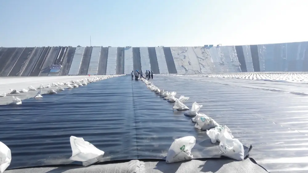 Màng chống thấm HDPE làm bãi rác - Giải pháp bền vững cho quản lý chất thải