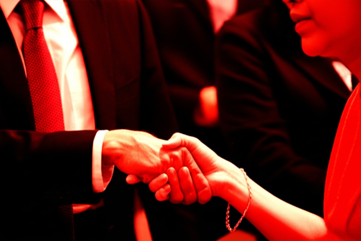 Poker Face? Sportsbet Dines with Minister Hours After Anti-Lobbying Plea