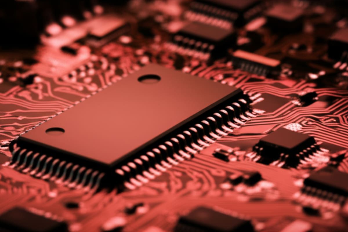 Gold Shines Brighter as Washington Wobbles & US Economy Sputters