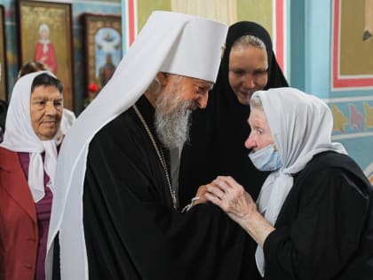 Митрополит Зиновий поздравил со столетним юбилеем монахиню Анну – в миру Валентину Яковлевну Чашину