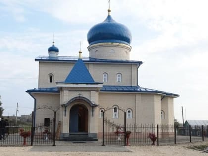 В селе Вечкусы митрополит Зиновий освятил храм в честь иконы Божией Матери «Троеручица»