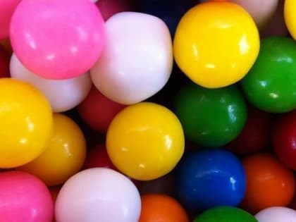 Россиянам рассказали о главной опасности от жевательной резинки