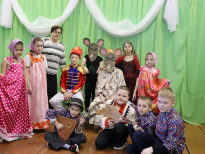 В Мордовии ученики играют в театре всей школой