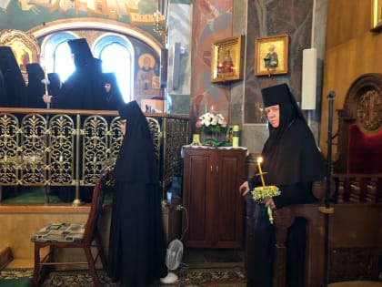 В Свято-Троицком Серафимо-Дивеевском женском монастыре начались праздничные торжества