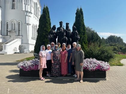 Сотрудники и ветераны МУЦ УФСИН России по Республике Мордовия посетили Свято-Троицкий Серафимо-Дивеевский женский монастырь