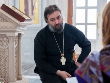 Протоиерей Андрей Ткачев: «Какой пасьянс не раскладывай, это уже убитая страна. Изнасилованная и расчлененная»