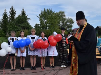 Торжественное открытие памятника павшим воинам прошло в с.Старое Чамзино Большеигнатовского района