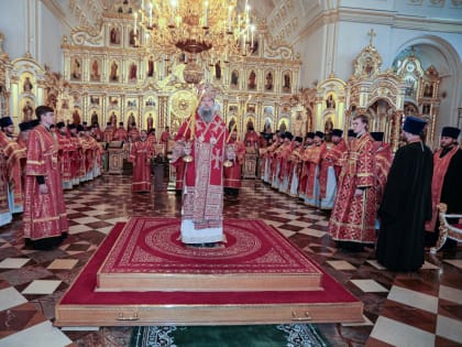 "Принесение этой святыни – великое духовное событие для всей нашей республики". Митрополит Зиновий возглавил торжественное богослужение перед мощами