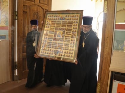 Семья участника СВО подарила икону «Всех святых» храму Казанской иконы Божией Матери