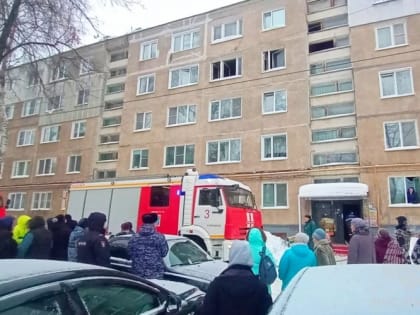 Из горящего дома в Саранске эвакуировали 15 человек, в том числе 3 детей 
