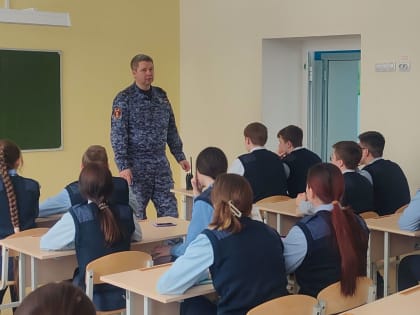 В Рузаевке росгвардеец рассказал подрастающему поколению о мужестве и любви к Отчизне