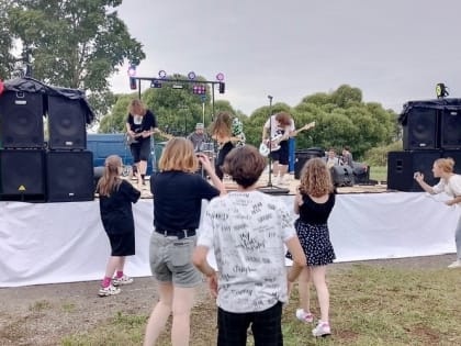 Фестиваль «Зубы на Поляне» в Мордовии разразился хитами и провёл «Урок доброты» 