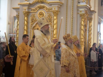 В кафедральном соборе святого праведного воина Феодора Ушакова сонм архиереев совершил Всенощное бдение