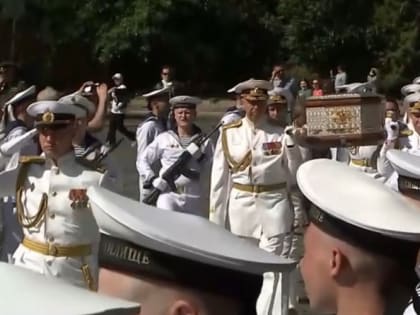 В Кронштадт привезли мощи непобедимого адмирала и святого Феодора Ушакова