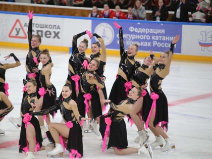 «Парадиз» лидирует в чемпионате России по синхронному катанию на коньках в Саранске
