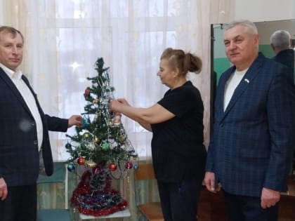 Анатолий Пинямаскин встретился с вынужденными переселенцами