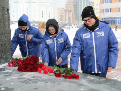 22 февраля Молодогвардейцы Республики Мордовия приняли участие в возложении цветов к памятнику воинам – уроженцам Мордовии