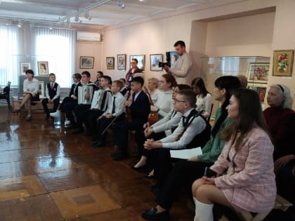 Во славу героев