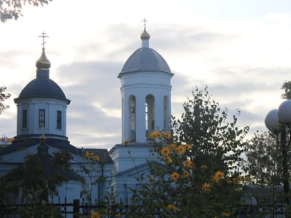 Православных женщин поздравляют с праздником Жен-мироносиц