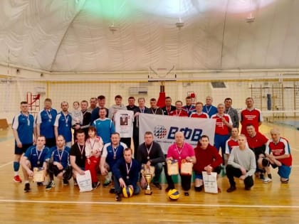 В Саранске прошел волейбольный турнир среди ветеранов