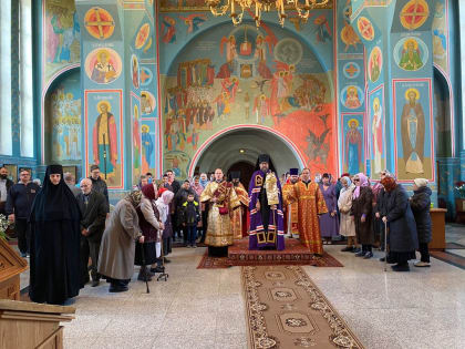 Архипастырь совершил Божественную литургию в Благовещенском храме п.Комсомольский Чамзинского благочиния