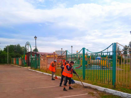 Муниципальные предприятия городского округа Саранск продолжают работы по уборке городских территорий