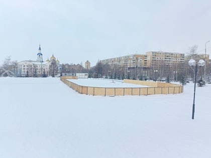 В Пролетарском районе ведется Новогоднее украшение улиц и зданий