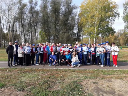 В Саранске состоялся «заход» по скандинавской ходьбе среди ветеранов в рамках месячника пожилых людей
