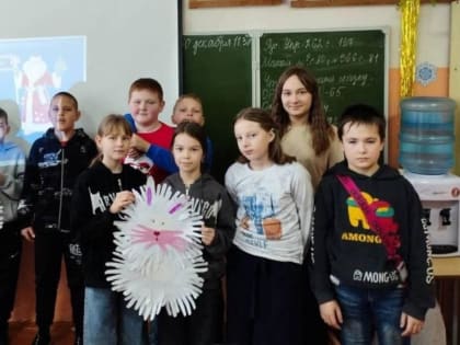 Ромодановские школьники создали снеговика из… ладошек