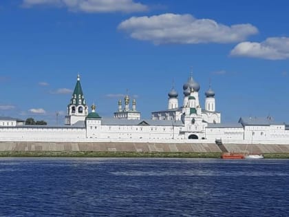 Паломники Ардатовской епархии посетили Свято-Троицкий Макарьевский Желтоводский женский монастырь