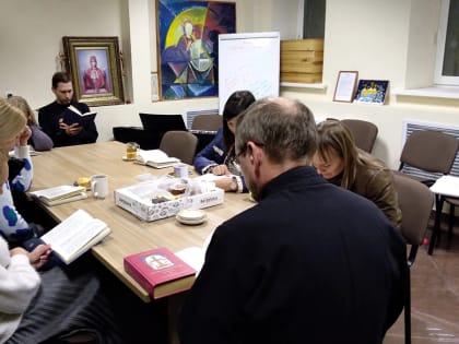 Состоялась первая встреча клуба Евангельских чтений