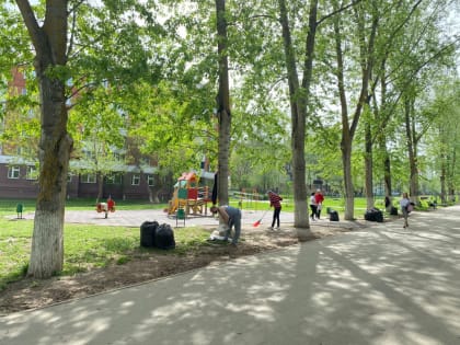 Масштабная уборка на бульваре братьев Веденяпиных состоялась в рамках Всероссийского субботника