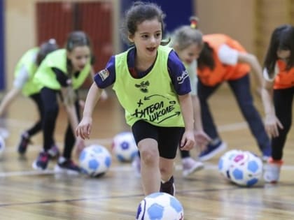 1,4 млн. школьников в России играют в футбол на уроках физкультуры