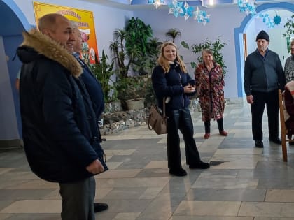 В Пролетарском районе проходит акция «Серебряная ёлка»