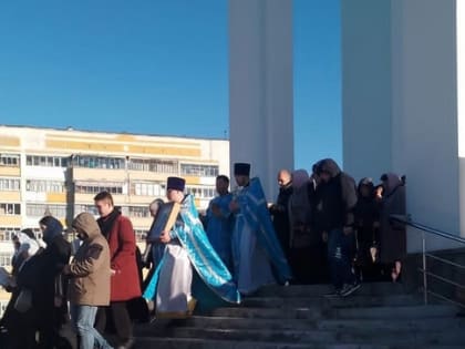 Престольный праздник отметил храм в честь Казанской иконы Божией Матери на Светотехстрое